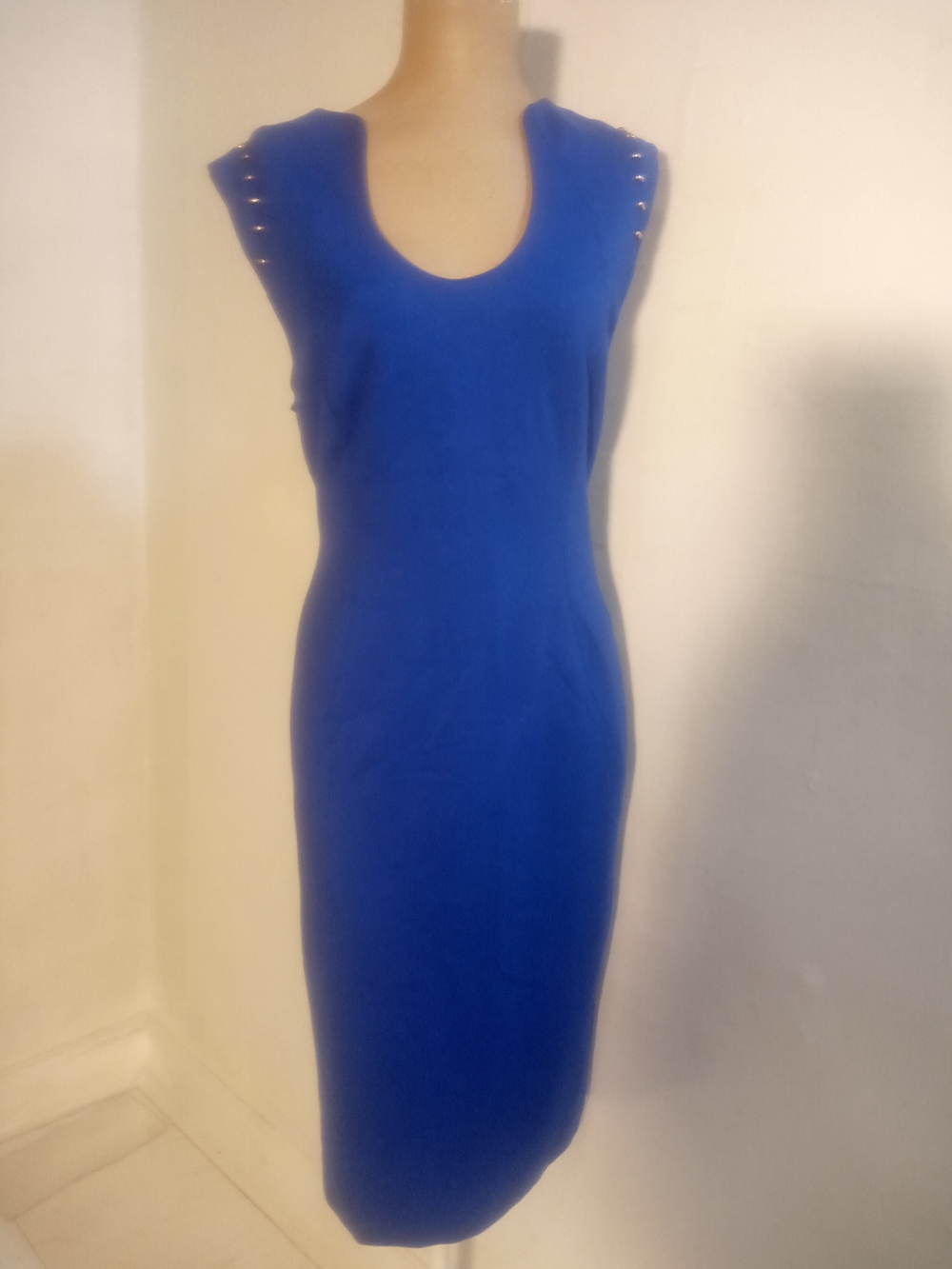 T Tahari Cobalt Blue Sleeveless Midi Sheath Dress with Shoulder Studs
